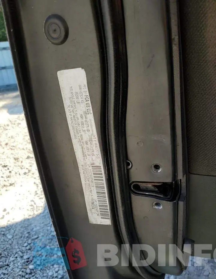 2C3CDXBG5FH801116 Photo# 12