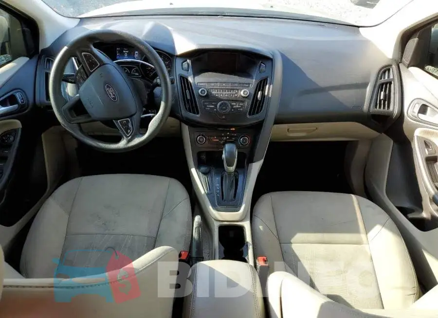 1FADP3F26JL274736 Photo# 8