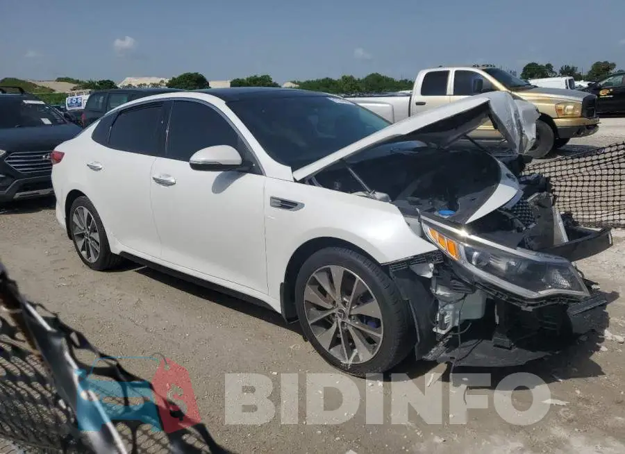 5XXGT4L32JG251735 Photo# 4