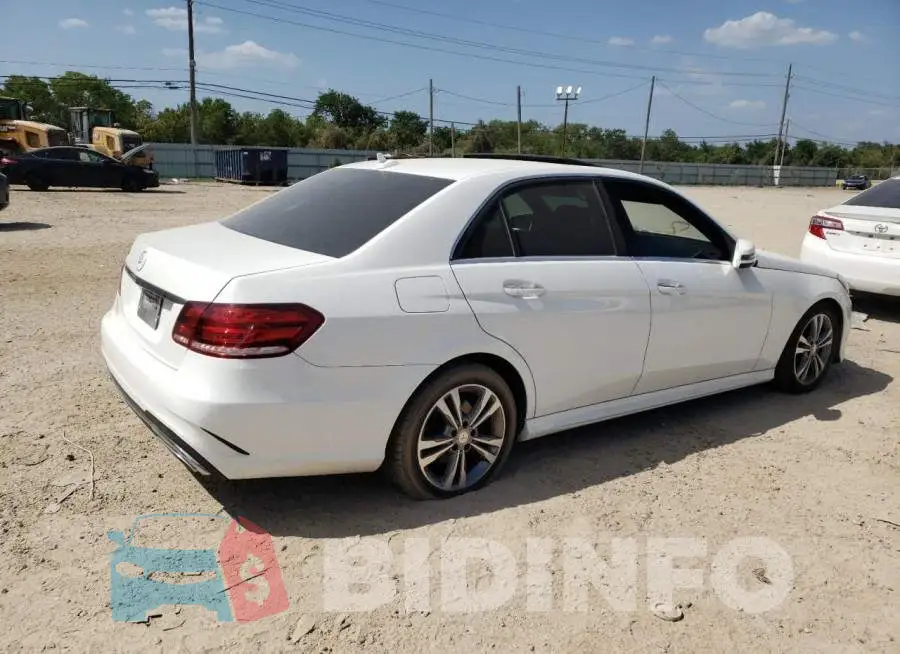 WDDHF5KB8FB121410 Photo# 3