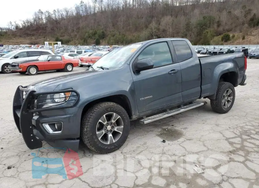 1GCHTCE33F1182651 Photo# 1