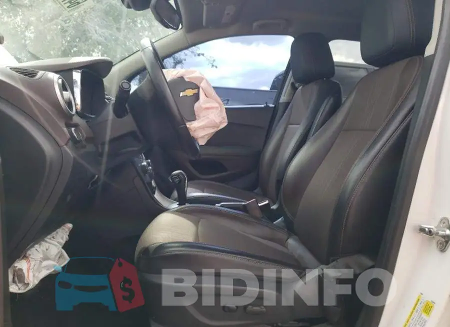 KL7CJLSB4FB183052 Photo# 7