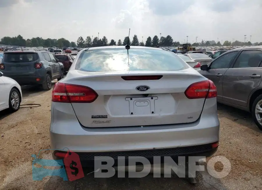 1FADP3F24GL320802 Photo# 6