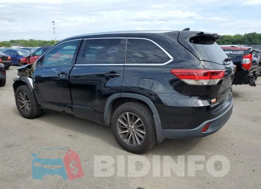 5TDJZRFH8JS532929 Photo# 2