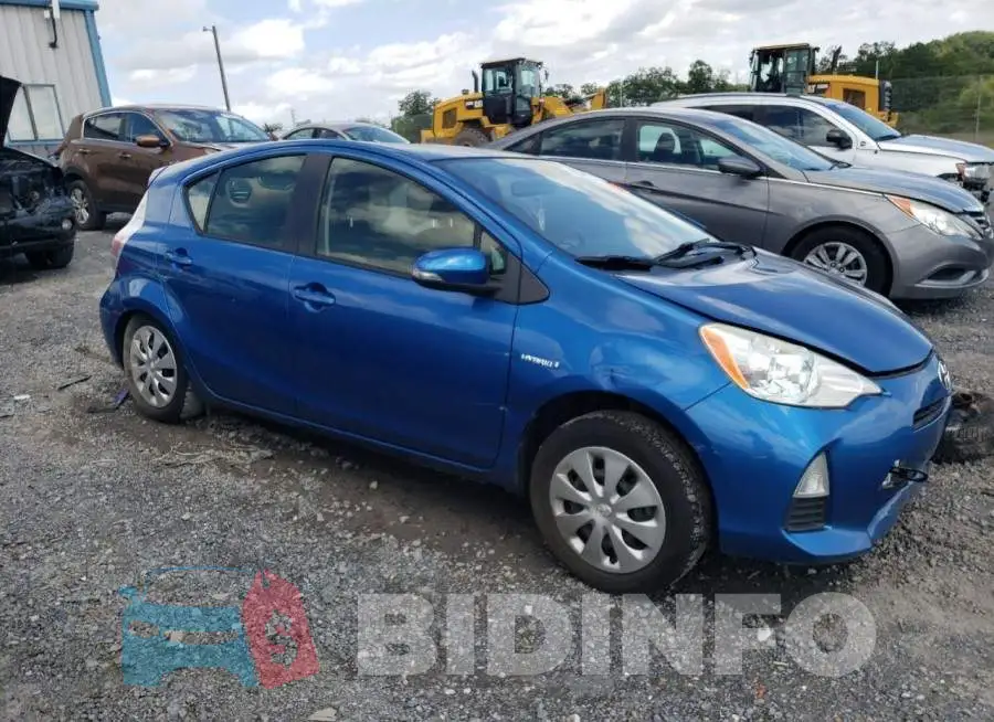 JTDKDTB35E1573337 Photo# 4