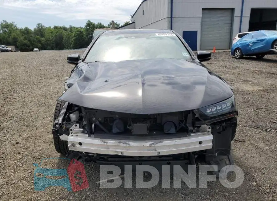 19UUB1F60KA004139 Photo# 5