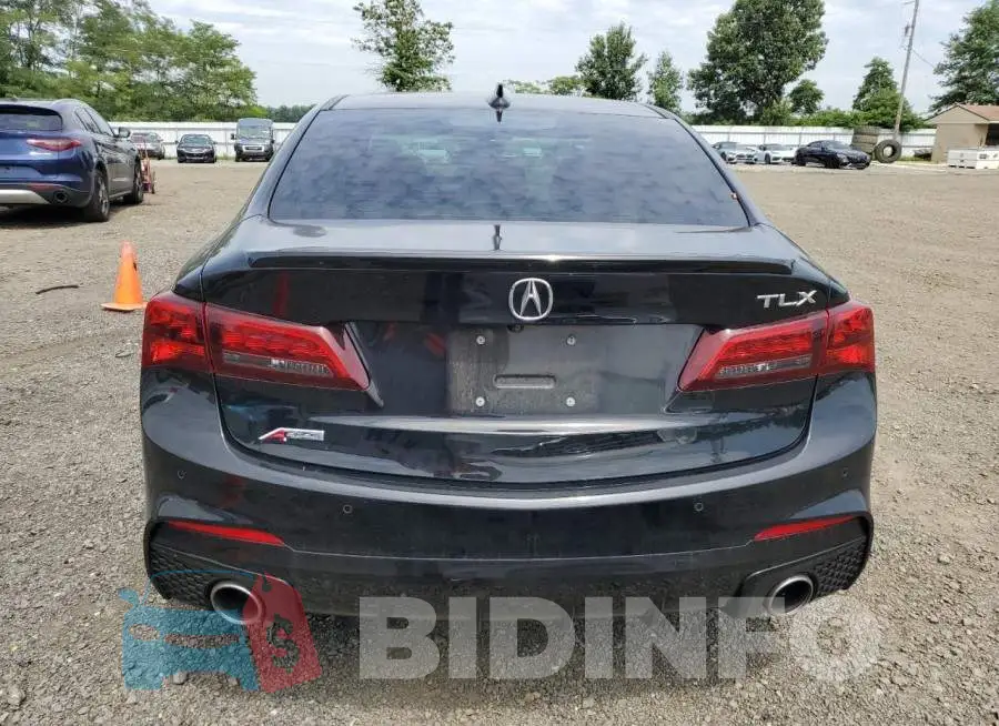 19UUB1F60KA004139 Photo# 6