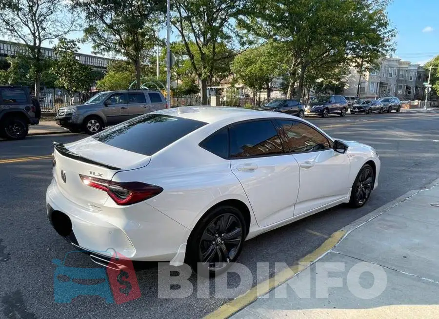 19UUB6F50NA003694 Photo# 4