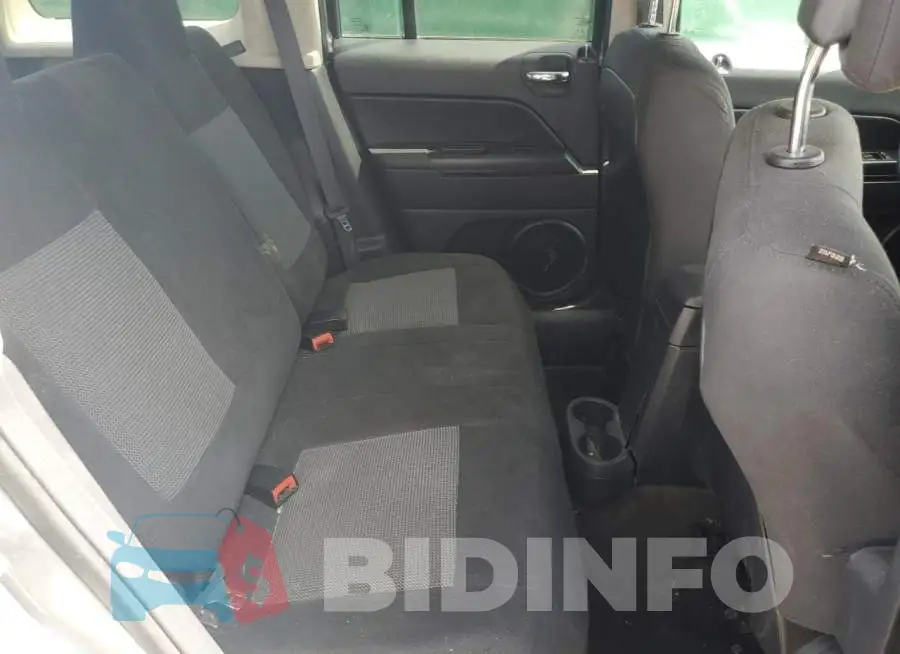 1C4NJPBA7GD753531 Photo# 10