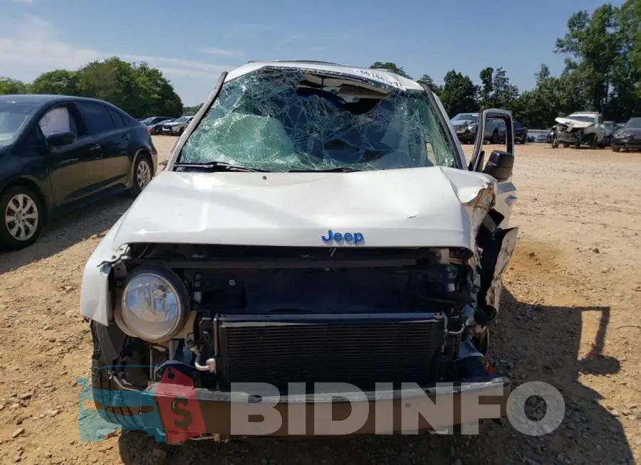 1C4NJRFB2GD725232 Photo# 5