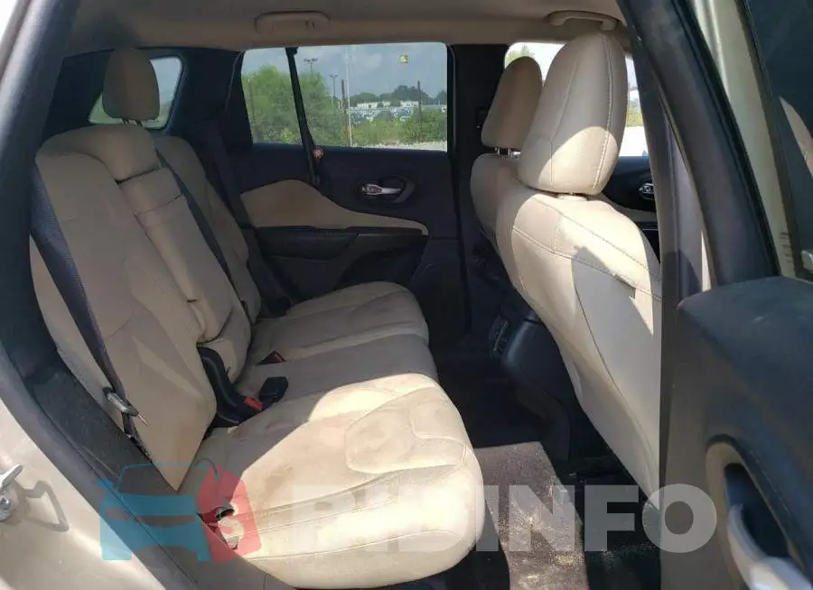 1C4PJLCS1FW572582 Photo# 10