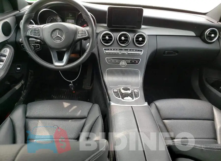 55SWF4KB8JU278824 Photo# 8