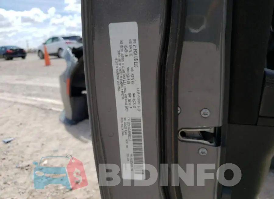 2C3CDXGJ0KH662155 Photo# 12