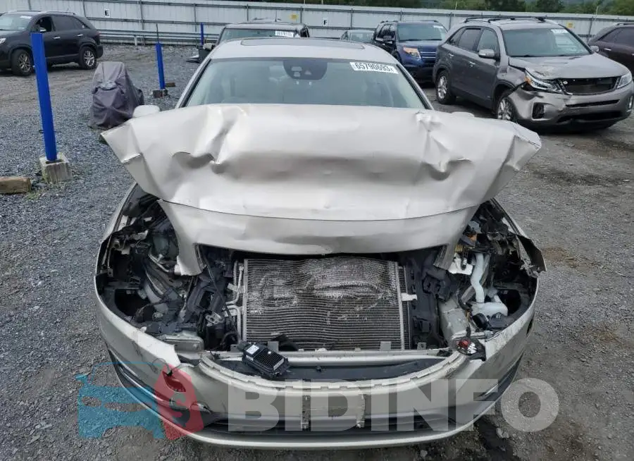 LYV402TM6HB149698 Photo# 5