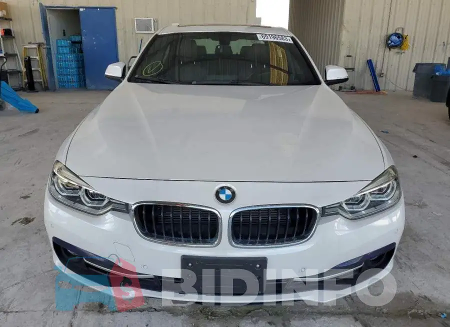 WBA8E3G55GNT79644 Photo# 5