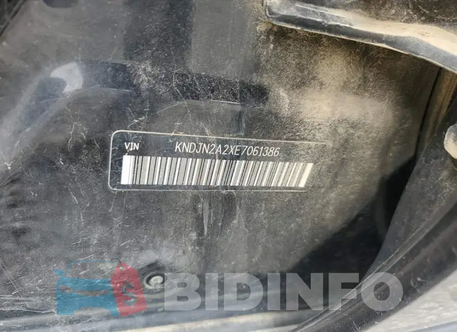 KNDJN2A2XE7061386 Photo# 12