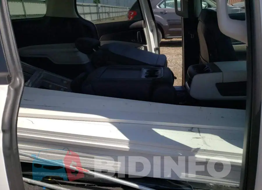 KNDNB4H3XP6240878 Photo# 11
