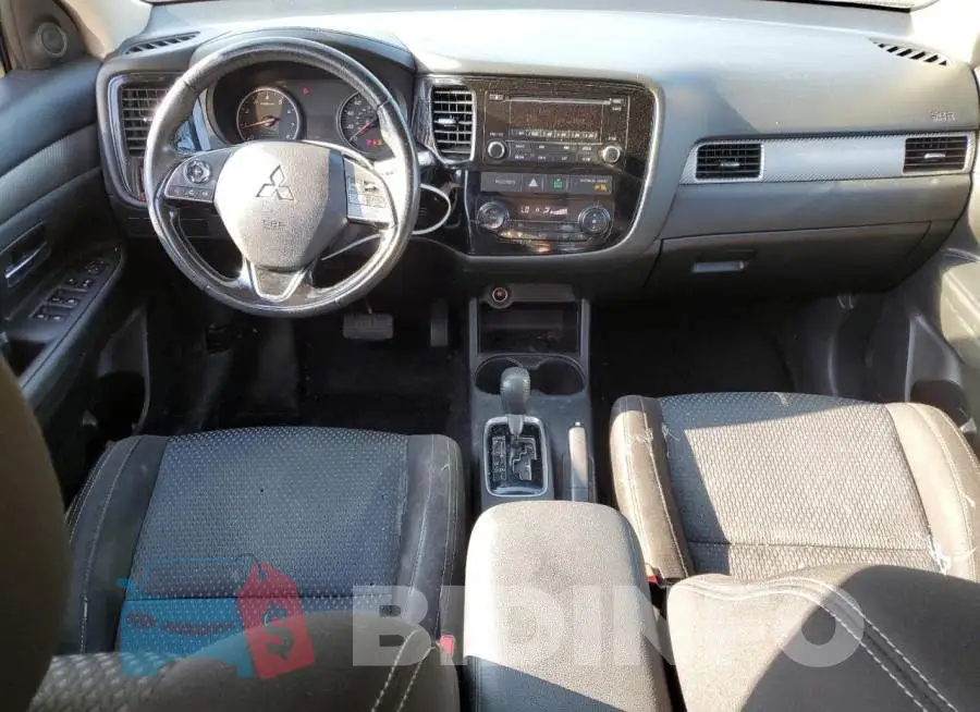 JA4AD2A33GZ020952 Photo# 8
