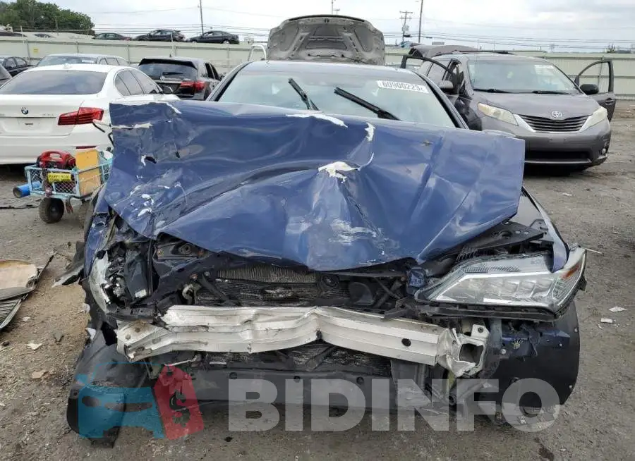19UUB2F58FA013402 Photo# 5
