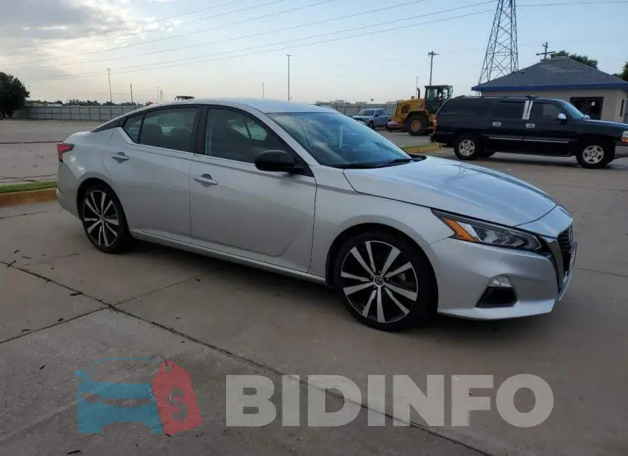 1N4BL4CV3LC209952 Photo# 4