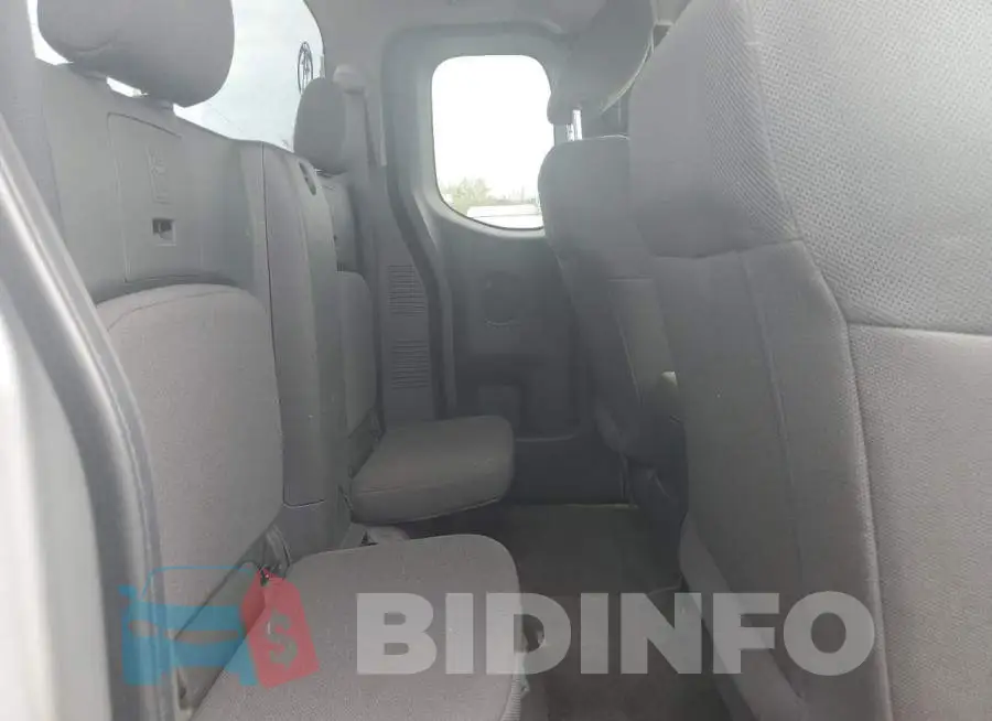 1N6BD0CT4HN702577 Photo# 10