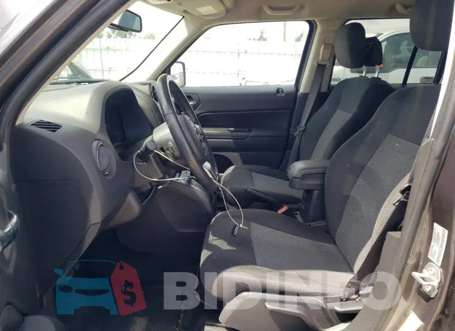 1C4NJRAB7HD180427 Photo# 7