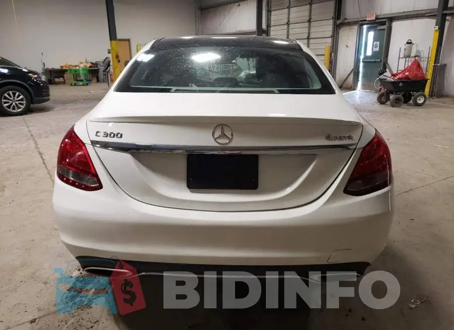 WDDWF4KB5GR132553 Photo# 6