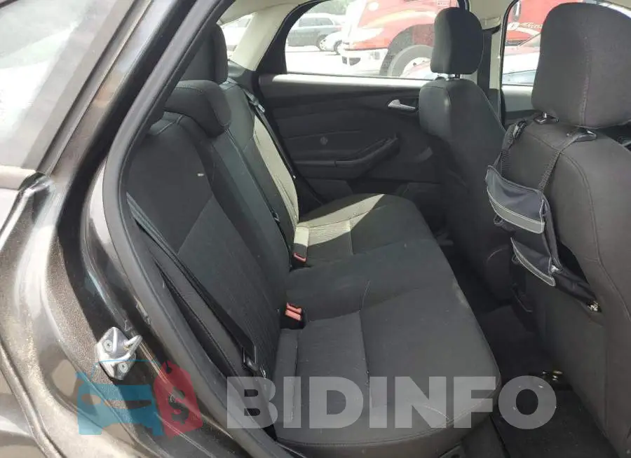 1FADP3F2XGL210370 Photo# 10