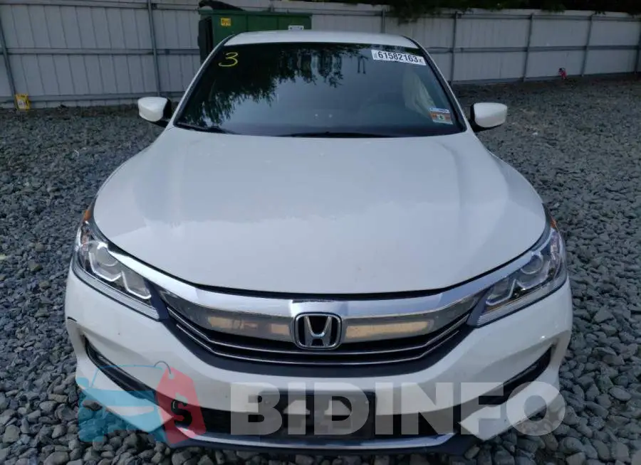 1HGCR2F57HA161311 Photo# 5