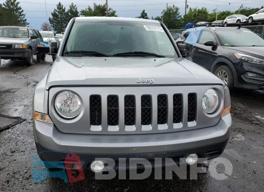 1C4NJRFB4ED796252 Photo# 5