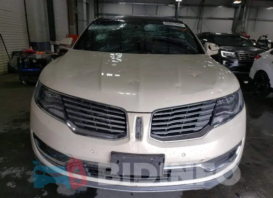 2LMTJ8LR2GBL50032 Photo# 5