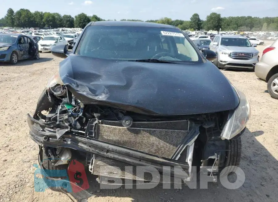 KNDPB3AC8G7831833 Photo# 5