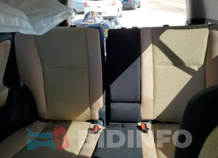 JTMWFREV1GJ085727 Photo# 10