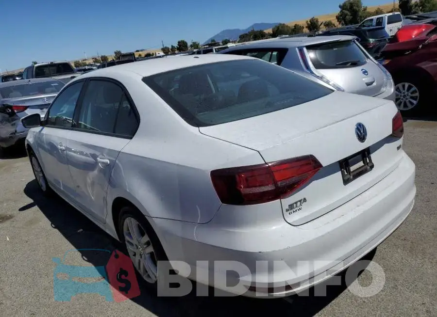 3VW2B7AJ2JM254517 Photo# 2
