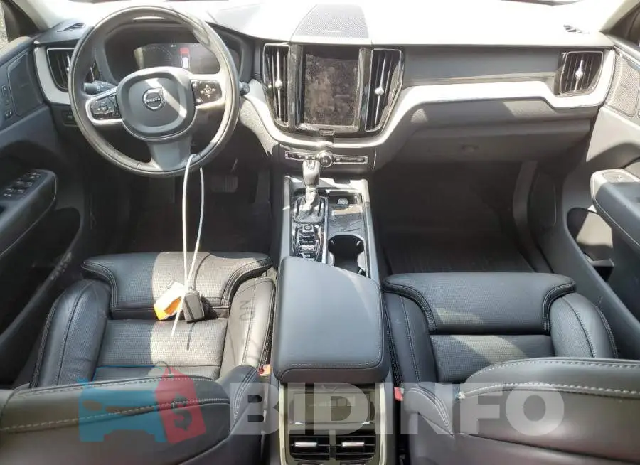YV4102RL7M1803513 Photo# 8