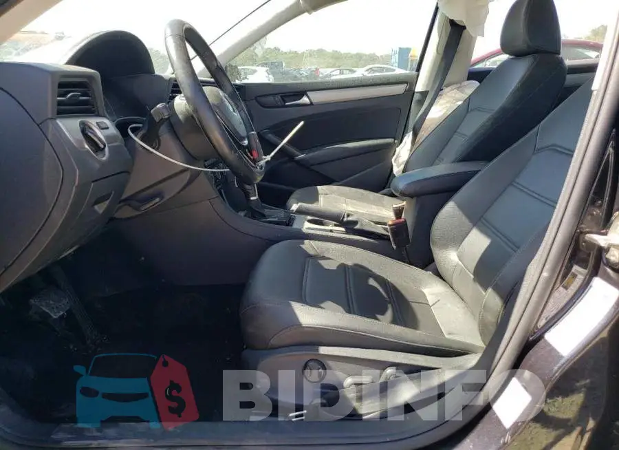 1VWSA7A3XLC008257 Photo# 7