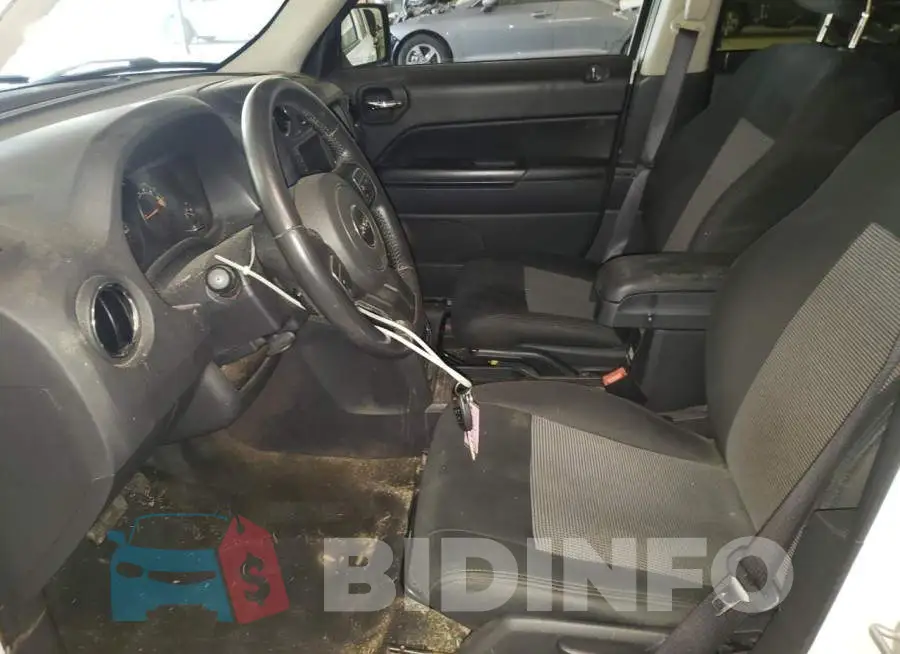 1C4NJPFB5HD183372 Photo# 7