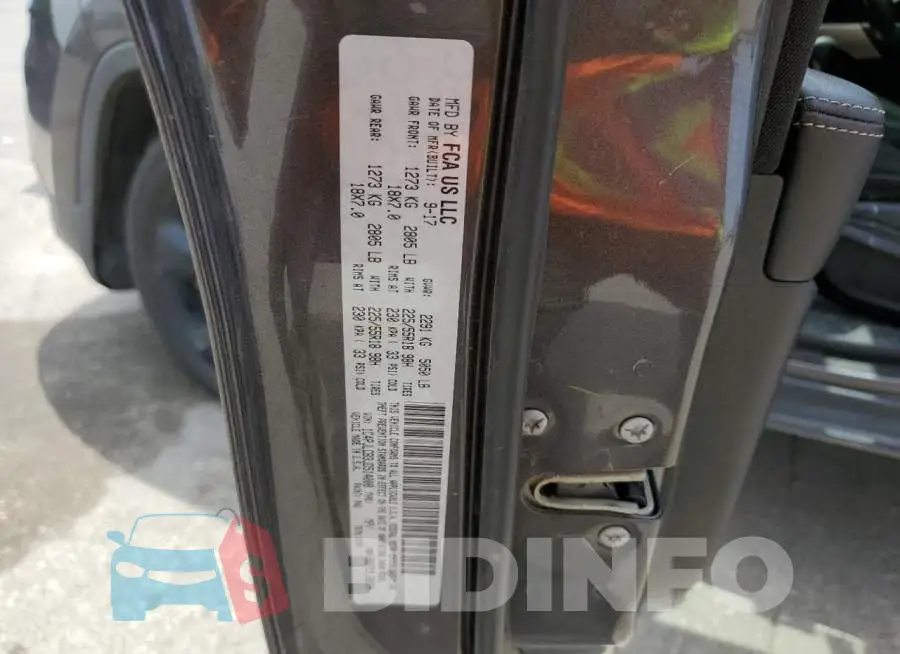 1C4PJLCB3JD514008 Photo# 13