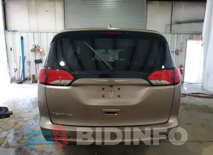 2C4RC1CG4JR175081 Photo# 6