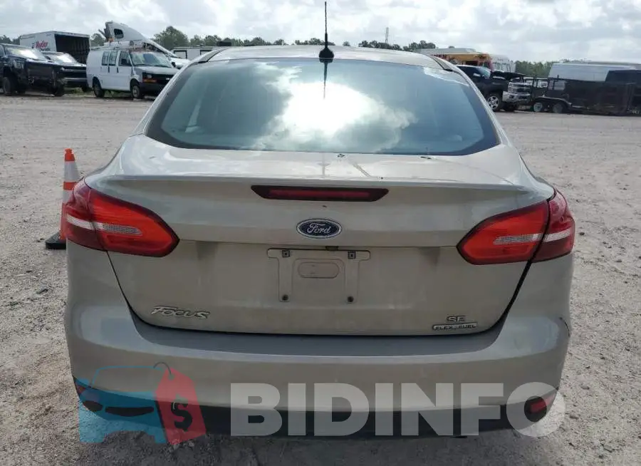 1FADP3F21GL352204 Photo# 6