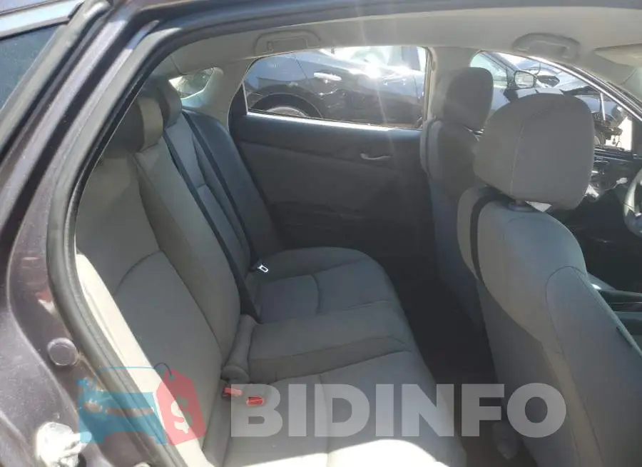 19XFC2F57HE231139 Photo# 10