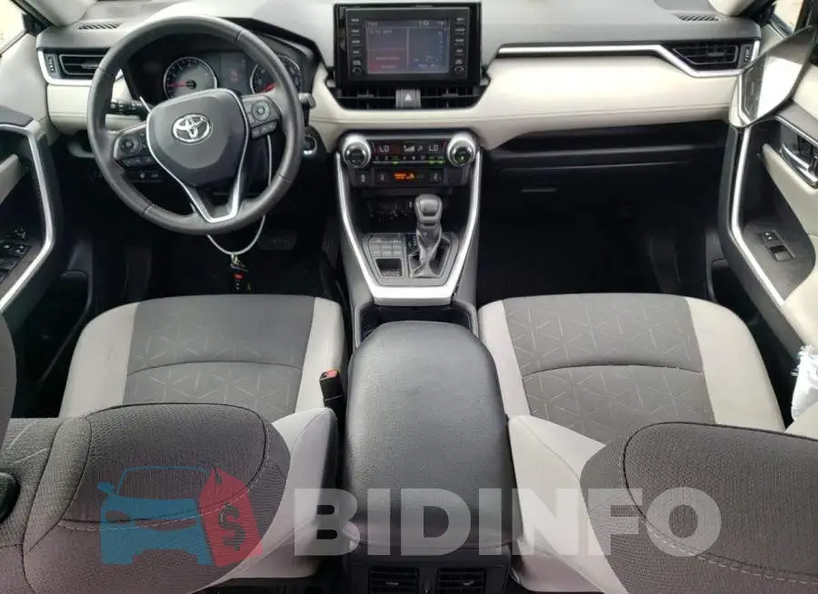 2T3P1RFV8KW058746 Photo# 8