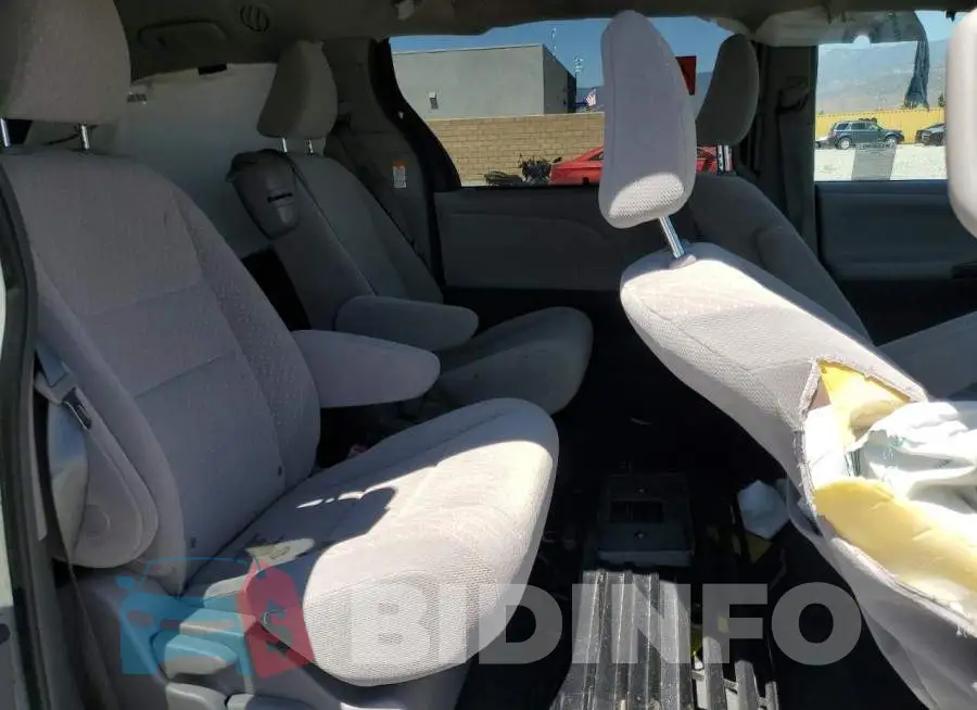 5TDKZ3DC1JS963864 Photo# 11