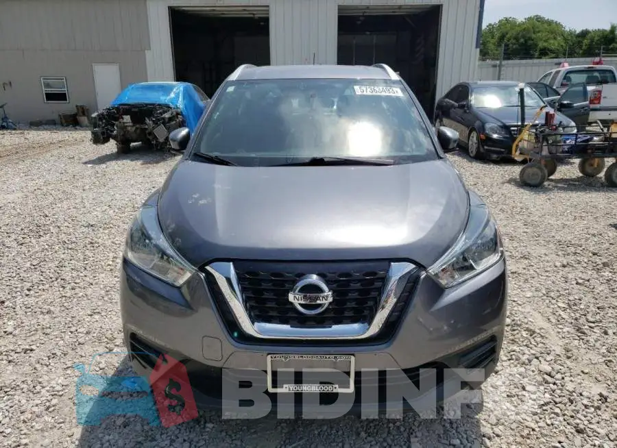 3N1CP5CU8JL530843 Photo# 5