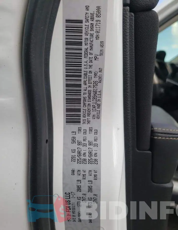 1C4PJLCB5HW617526 Photo# 10