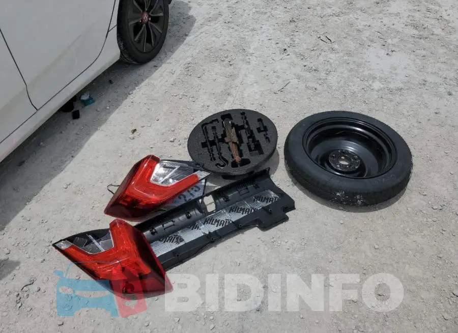 19XFC2F50GE029533 Photo# 12