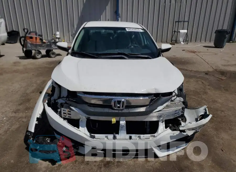19XFC2F57GE250272 Photo# 5