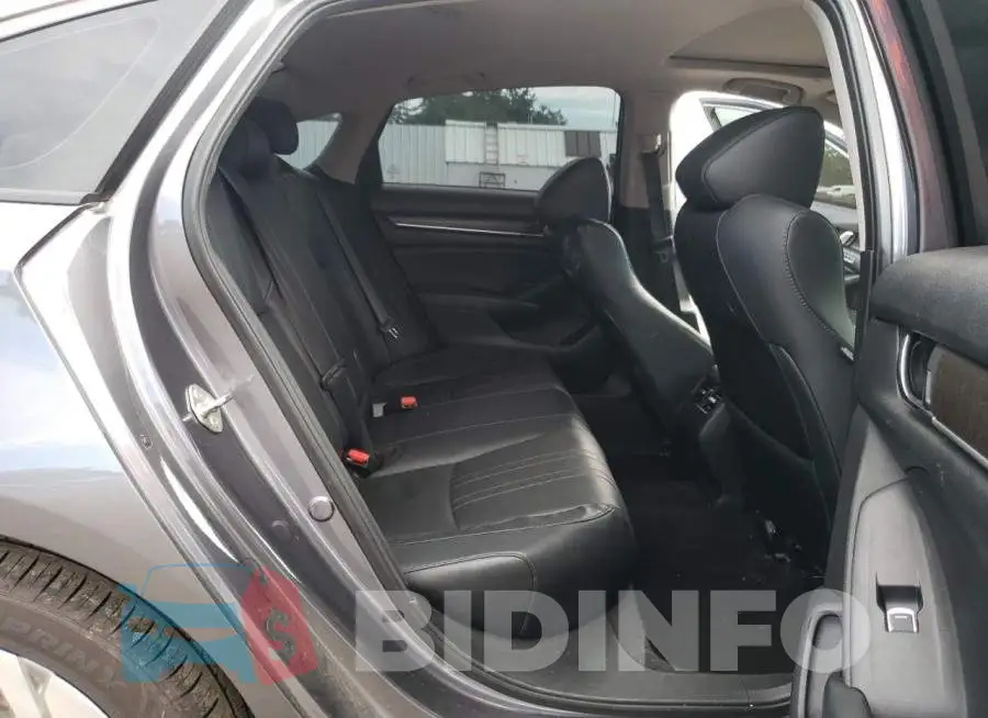 1HGCV2F56JA017072 Photo# 10