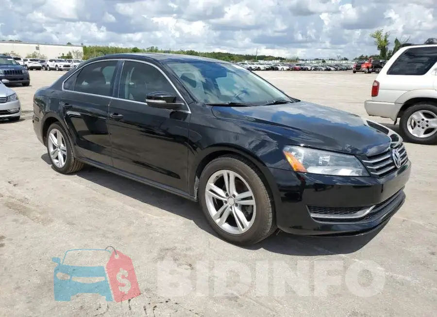 1VWBS7A32EC093370 Photo# 4
