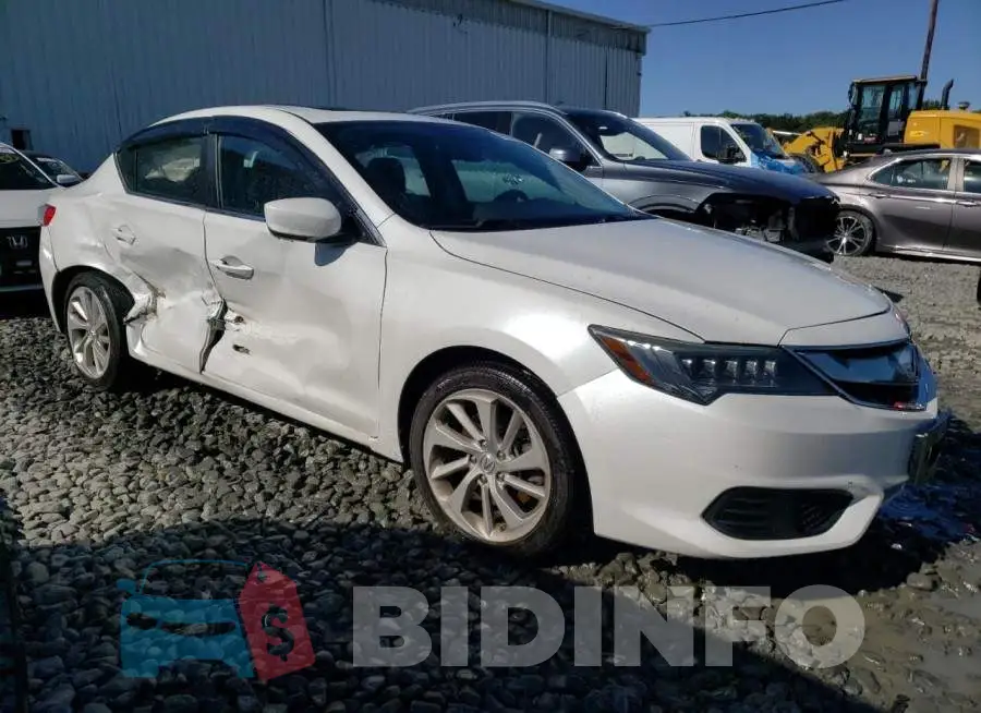 19UDE2F35JA006647 Photo# 4